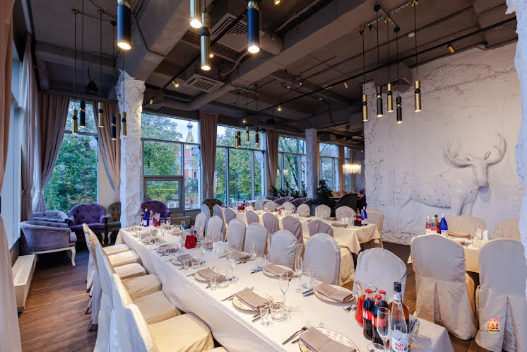 Зал на 1 этаже в «Сытый лось на Большой Семёновской» фотография №18