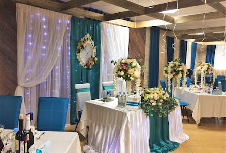 Зал на 80 человек в Зал на 15 человек