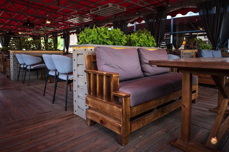 Летняя терраса в «Рёберная» фотография №2