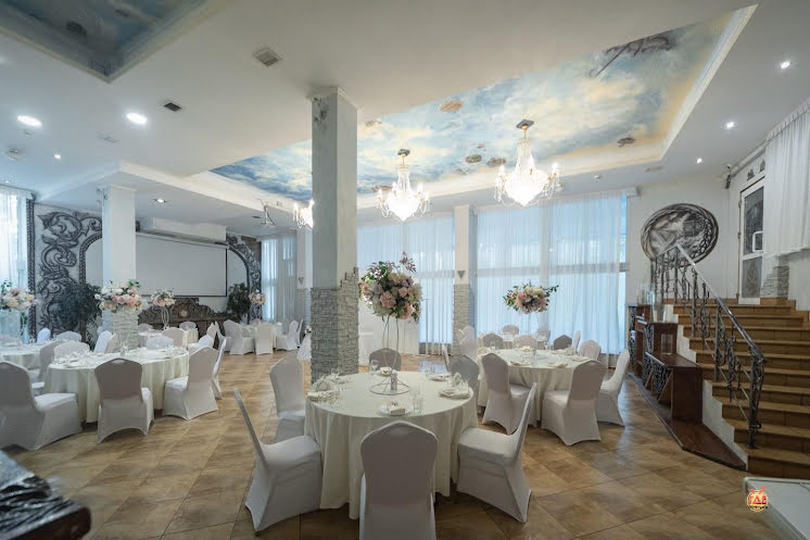 Главный зал в «Dolce» фотография №6