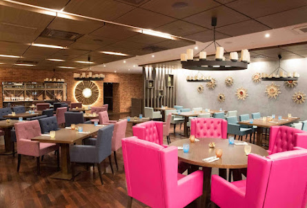 Зал "Гостиная" в Зал «Винотека"