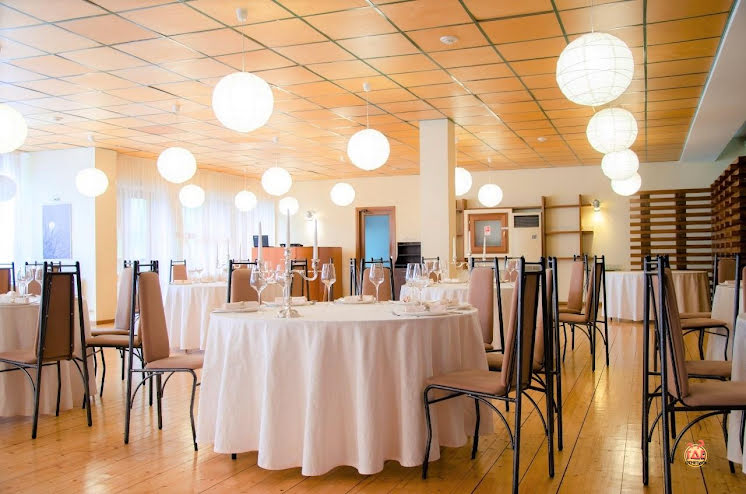 Основной зал в «Нефтяник» фотография №3