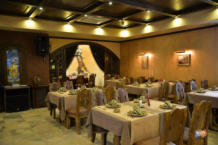 Основной зал  в «Портос» фотография №1