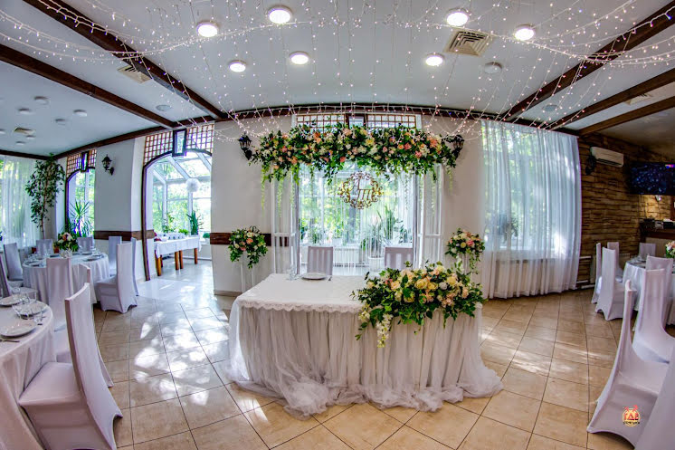 Зал ресторана в «Дубрава» фотография №11