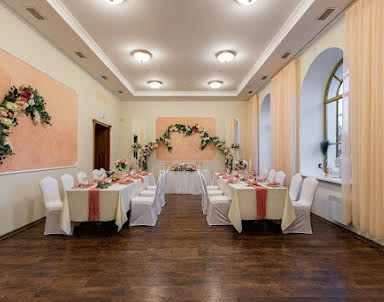  ресторан Особняк в парке Сосновка