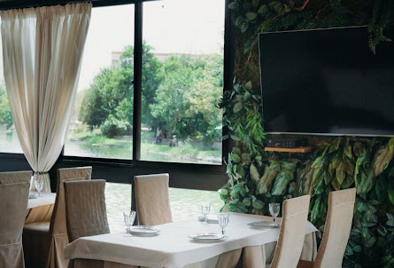 Летняя терраса на воде в Малый зал