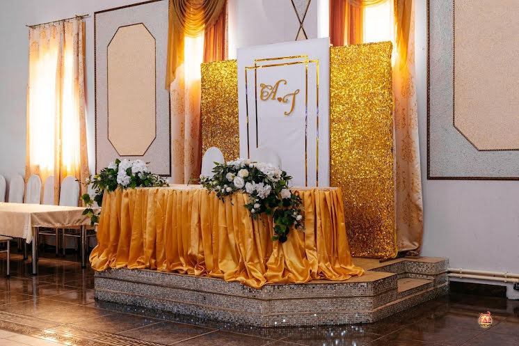 Основной зал в «Луна» фотография №1