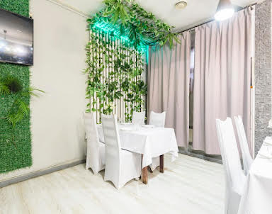  ресторан Три тополя