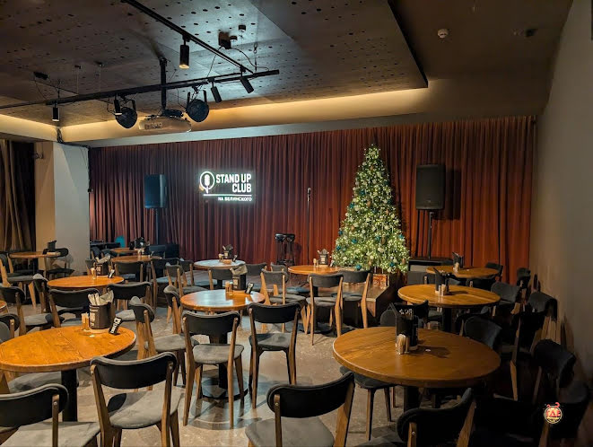 Основной зал в «StandUp клуб на Белинского» фотография №4