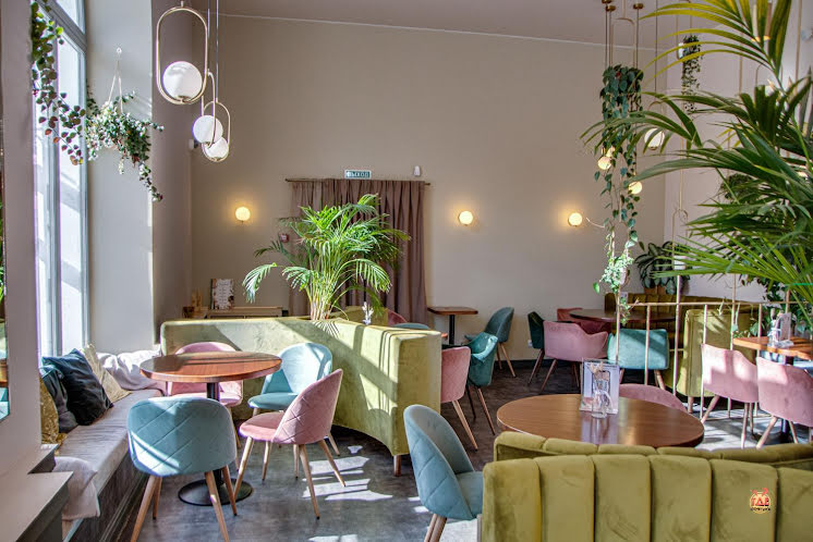 Основной зал  в «Вкусная компания» фотография №5