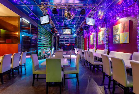 Караоке-бар «Неон» в Малый зал