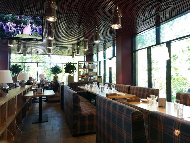 Зал на 2 этаже в «Перчини Grill & Wine на Волжском проспекте» фотография №7