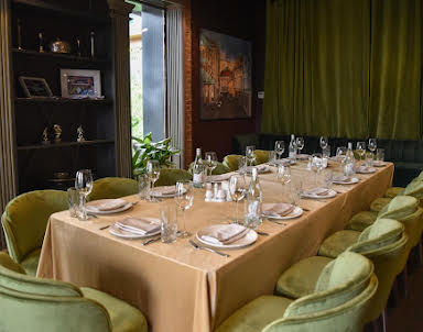 Новый год в Амбассадори