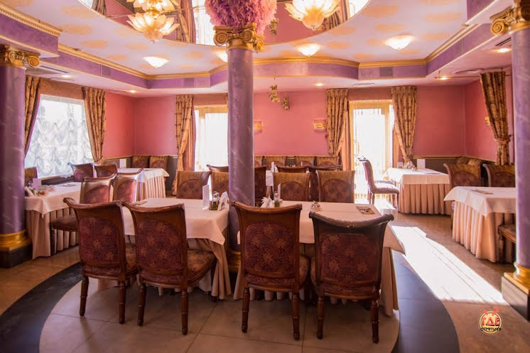 Основной зал в «Вилла Гламур» фотография №19