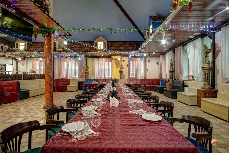 Основной зал  в «Шато Леон» фотография №2