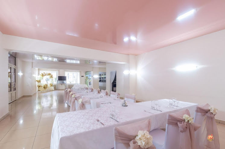 Зал на 80 человек в «Кафе на Первомайской» фотография №2