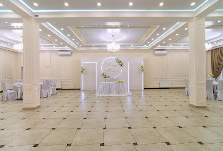 Большой зал в Малый зал