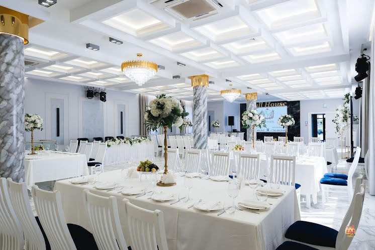 Белый зал  в «Full House» фотография №3