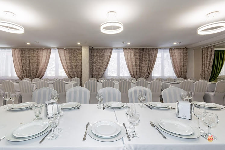 Основной зал в «Шоколад» фотография №11