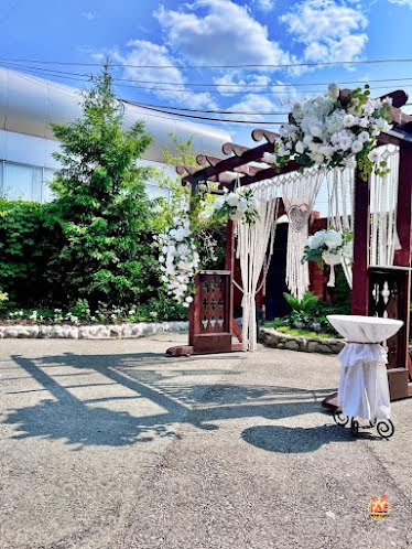 Летний двор в «Замок в долине» фотография №8