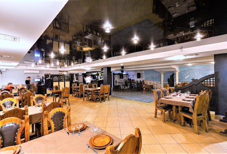 Большой зал в Малый зал 