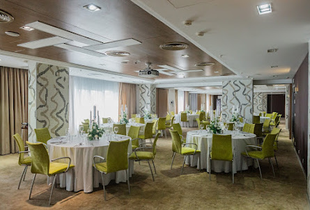 Зал "Урал" в Зал "Волга" 