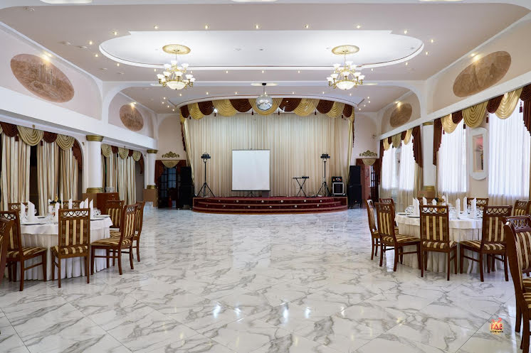 Большой зал в «Замок дружбы» фотография №11