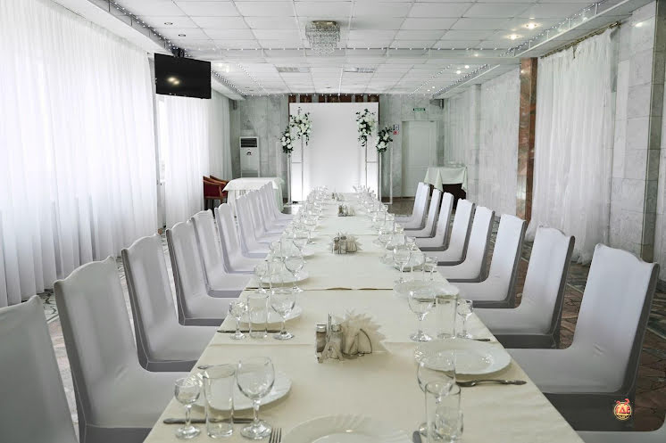 Большой банкетный зал в «Московский» фотография №1