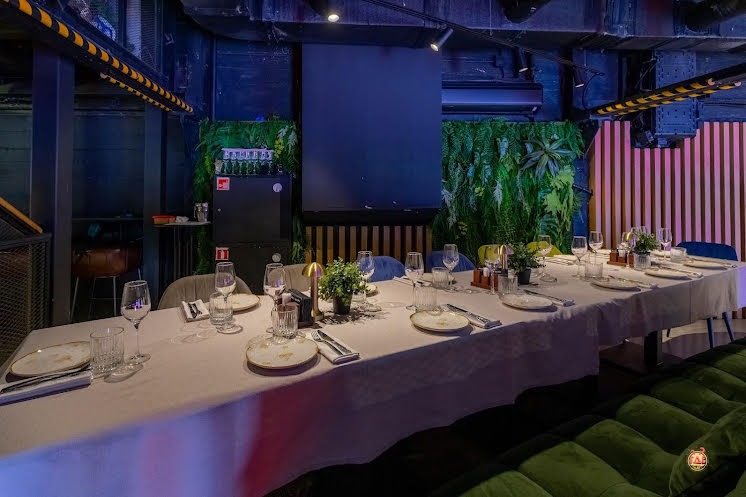 2 этаж, вип зона №2  в «Bla Bla Bar» фотография №2