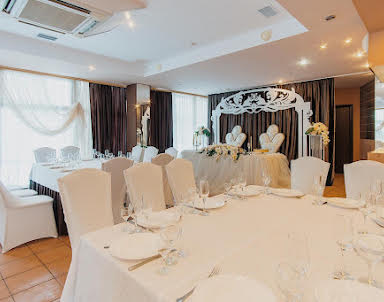  ресторан Миндаль