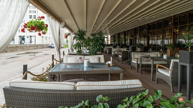 Летняя веранда  в «GRAND Урюк на Ленинградском» фотография №4