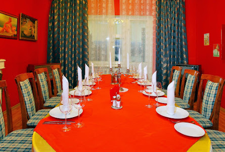 Зал «Комната Шпака» в Зал «Красная комната»