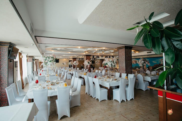 Большой банкетный зал в «Тюльпан» фотография №11