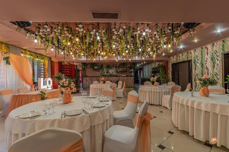 Основной зал в «Наш» фотография №9