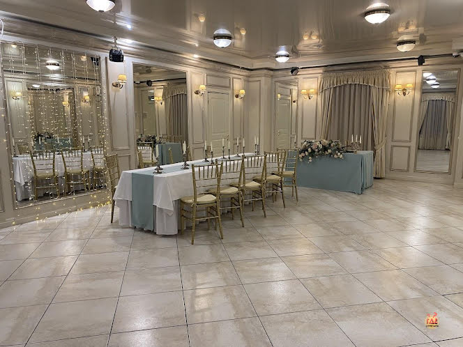 Зал «Зеркальный»  в «Праздник» фотография №1