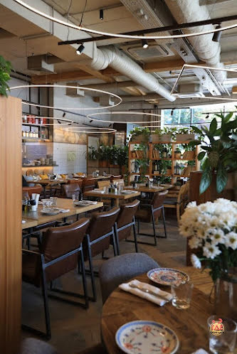 Основной зал в «Сыроварня» фотография №8