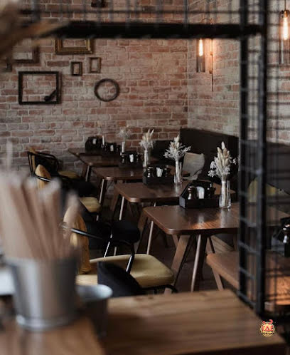 Основной зал в «Moriarty Bar & Kitchen» фотография №12