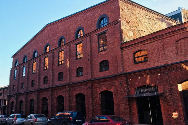 Основной зал в «Not Bad Loft на Курляндской» фотография №5