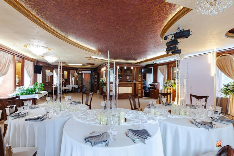 Основной зал в «Дворянское гнездо» фотография №9