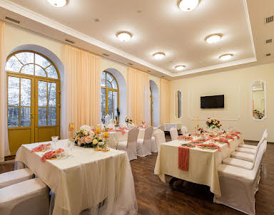  ресторан Особняк в парке Сосновка