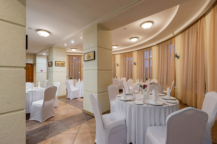 Зал "Каминный" в «Особняк в парке Сосновка» фотография №8