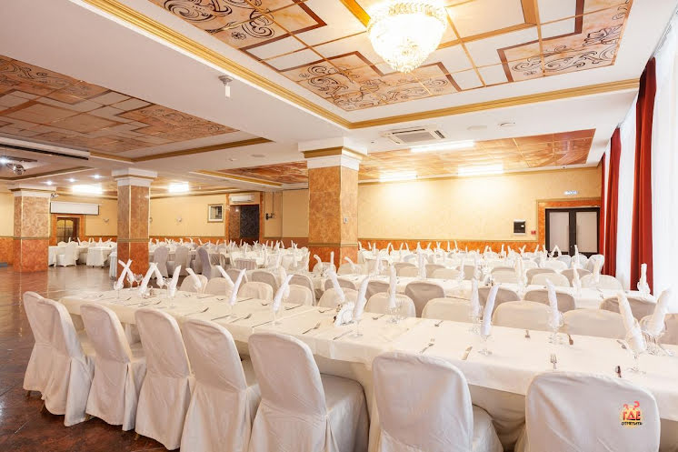 Зал «Голден холл» в «АМАКС Золотое кольцо» фотография №15