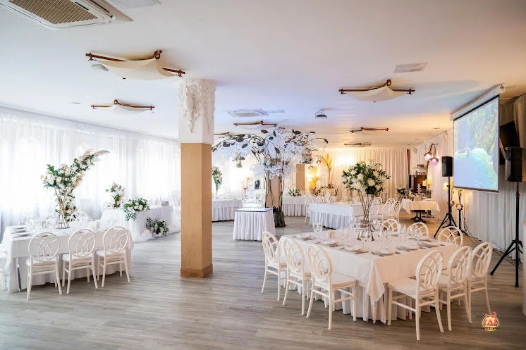 Большой банкетный зал в «9PARROTS» фотография №3