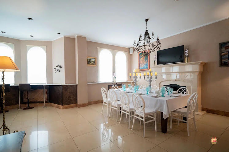 Каминный зал в «9PARROTS» фотография №4