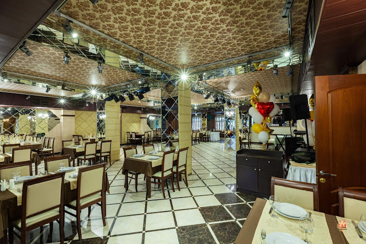 Основной зал ресторана  в «Загородный» фотография №16