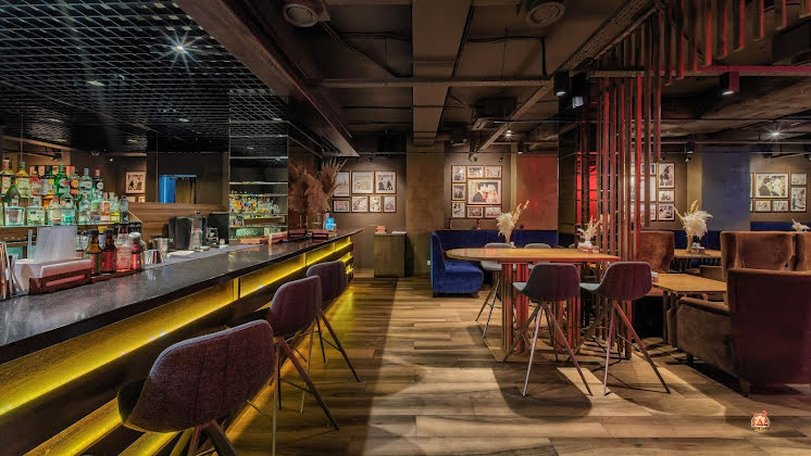 Зал ресторана  в «BAR&JOY» фотография №1