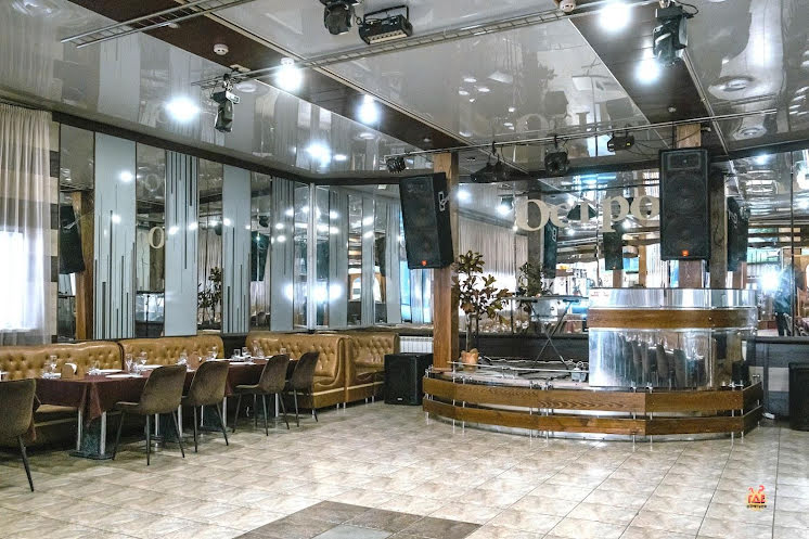 Основной зал в «Остров» фотография №2