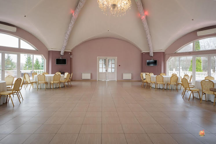 Основной зал в «Ресторан «Кутузов» в Московской области» фотография №19