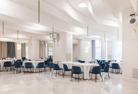 Зал «Театральный»  в Зал «Каминный»