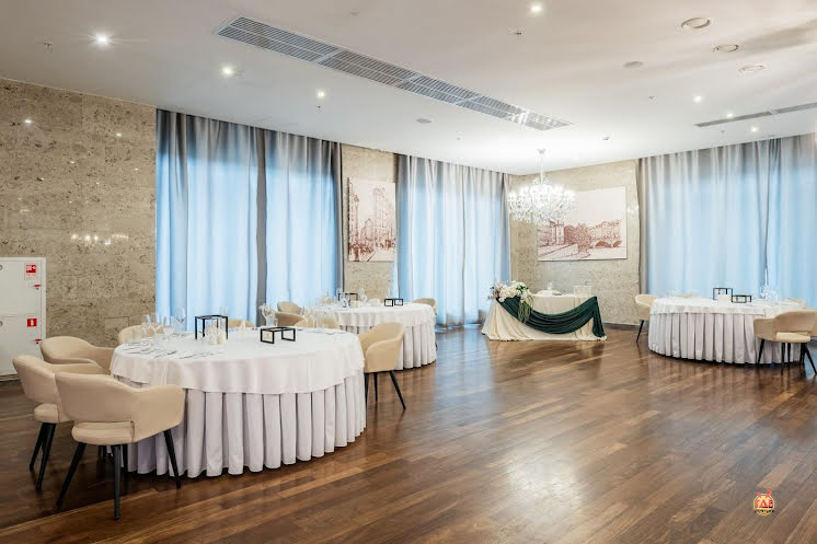 Ресторан PARIS в «DoubleTree by Hilton Novosibirsk» фотография №8